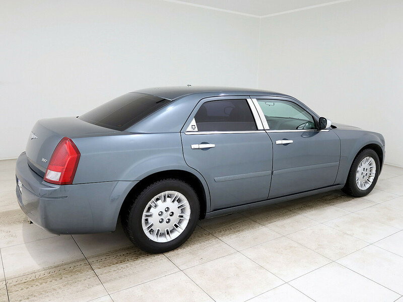 Photo 3 - Chrysler 300C 2005 y Sedan