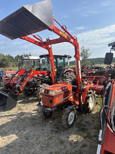 Kubota B-40 2024 y Tractor