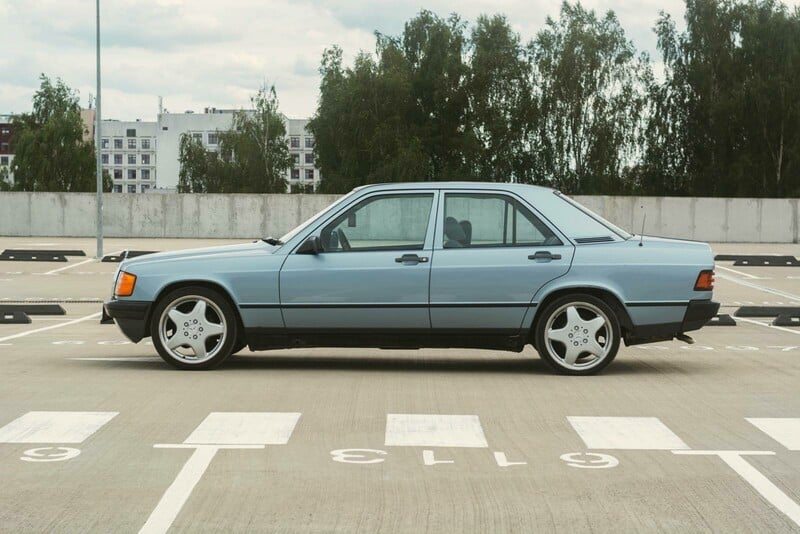 Фотография 4 - Mercedes-Benz 190 1985 г Седан