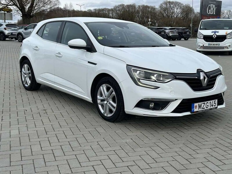 Photo 2 - Renault Megane AT 2019 y rent