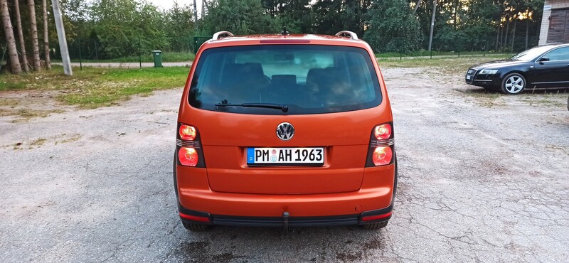 Фотография 7 - Volkswagen Cross Touran TDI 2007 г