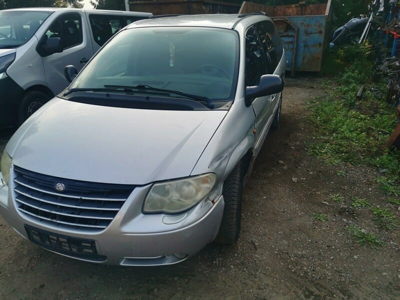 Photo 2 - Chrysler Voyager 2005 y parts