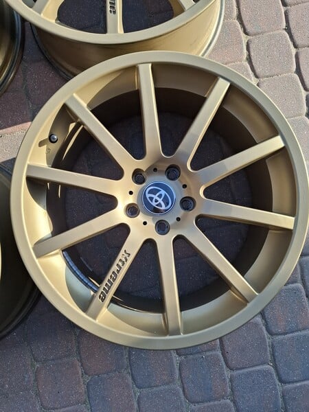 Photo 2 - Light alloy R19 rims