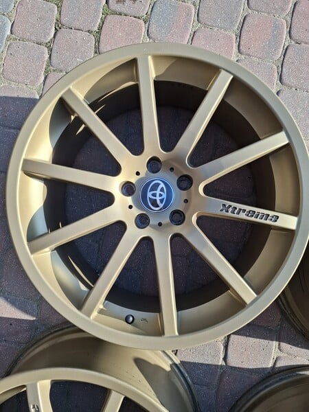 Photo 4 - Light alloy R19 rims