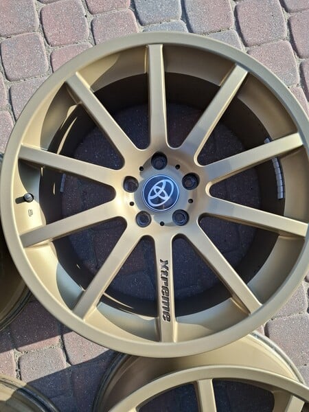 Photo 5 - Light alloy R19 rims