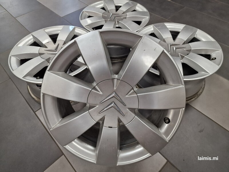 Photo 1 - R584 light alloy R16 rims