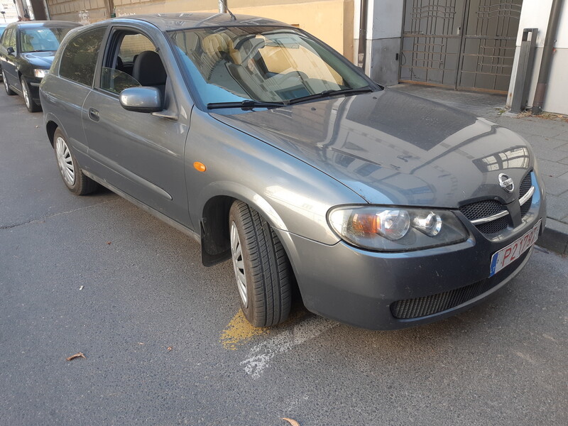 Nissan Almera 2005 y Hatchback