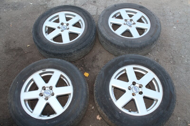 Photo 1 - XC90 light alloy R17 rims