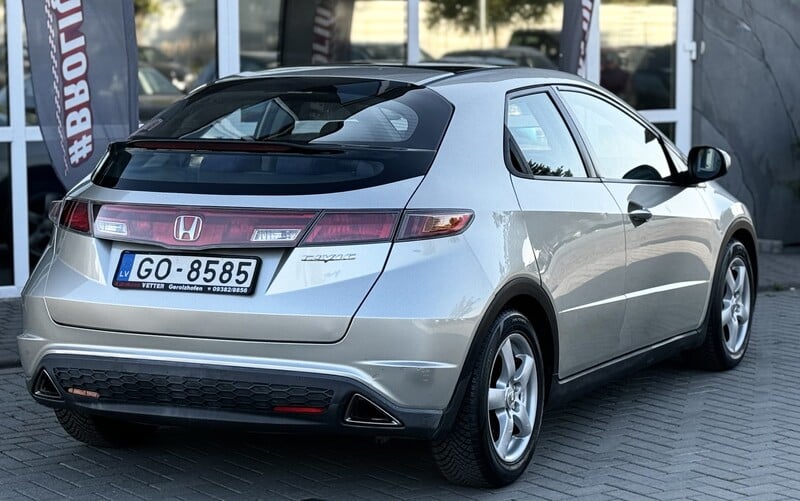 Фотография 9 - Honda Civic 2007 г Хэтчбек