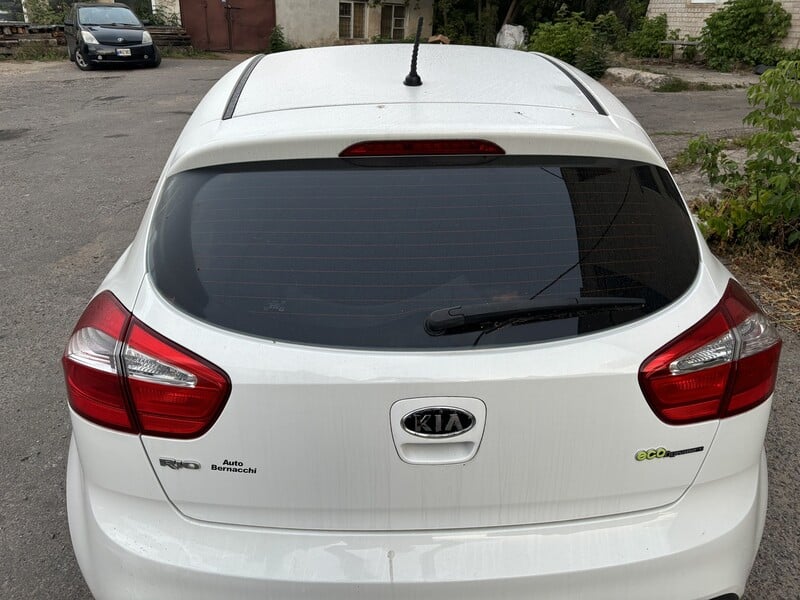 Photo 4 - Kia Rio 2012 y parts