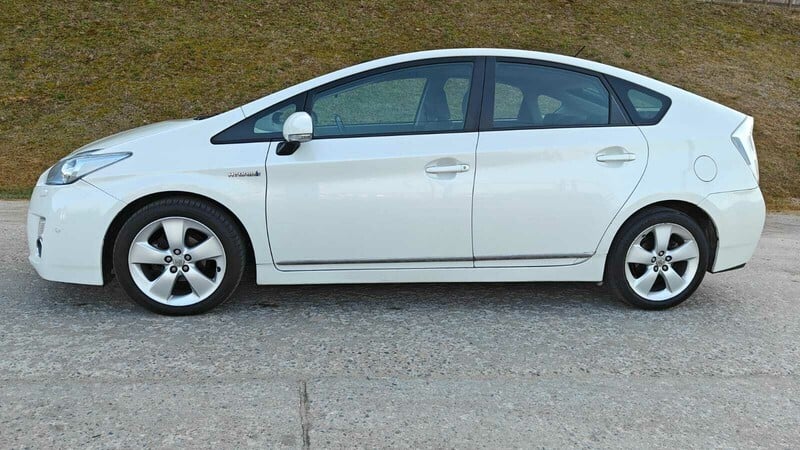 Nuotrauka 10 - Toyota Prius 2011 m Hečbekas