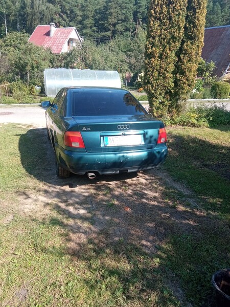 Audi A4 1995 г Седан