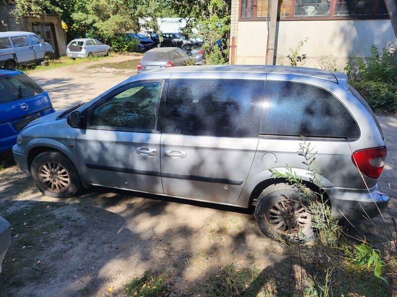 Photo 3 - Chrysler Voyager 2007 y parts