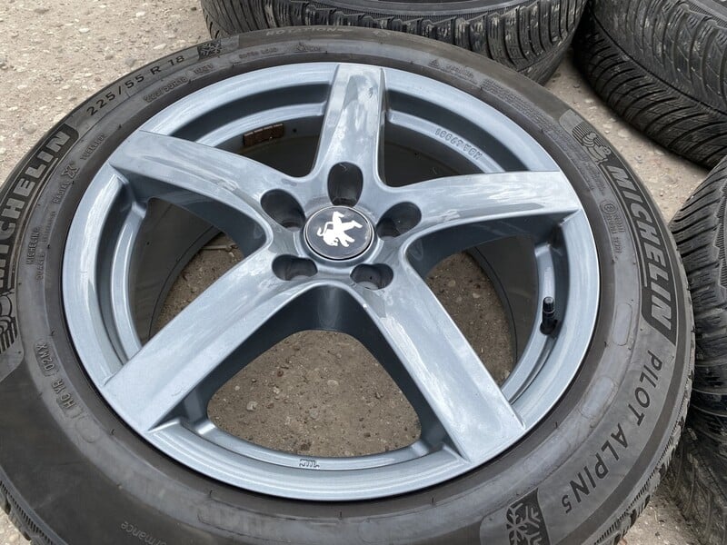 Photo 2 - Peugeot Siunciam, 8J ET45 light alloy R18 rims