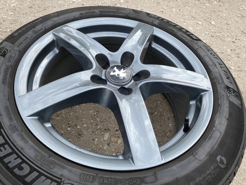 Photo 4 - Peugeot Siunciam, 8J ET45 light alloy R18 rims