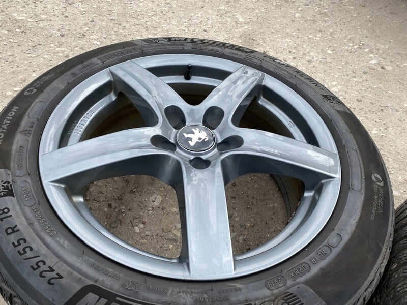 Photo 5 - Peugeot Siunciam, 8J ET45 light alloy R18 rims