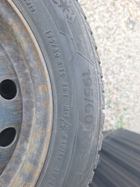 Photo 4 - 307 steel stamped R15 rims