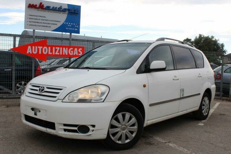 Toyota Avensis Verso 2.0 2001 г