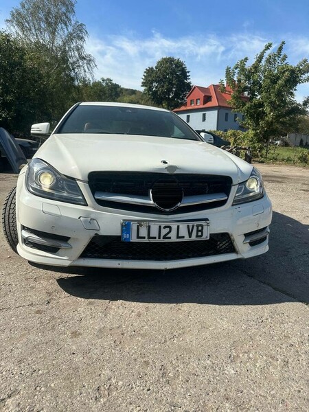 Mercedes-Benz C 220 W204 2012 y parts