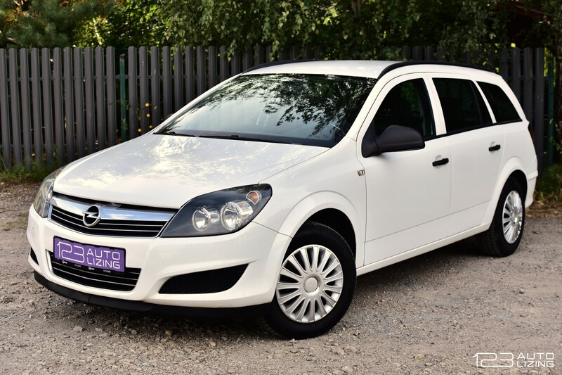 Opel Astra 2010 г Универсал