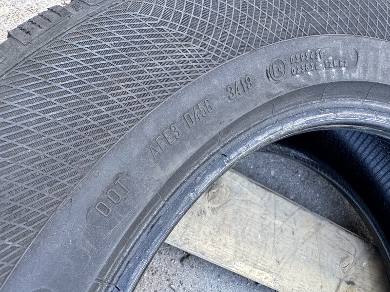 Photo 6 - Continental Siunciam, 4mm 2019m R17 winter tyres passanger car