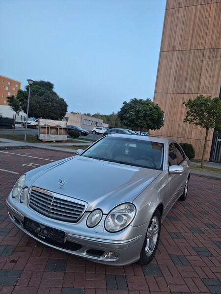 Mercedes-Benz E 270 W211 2003 y