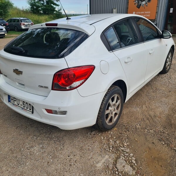 Photo 6 - Chevrolet Cruze 2012 y parts