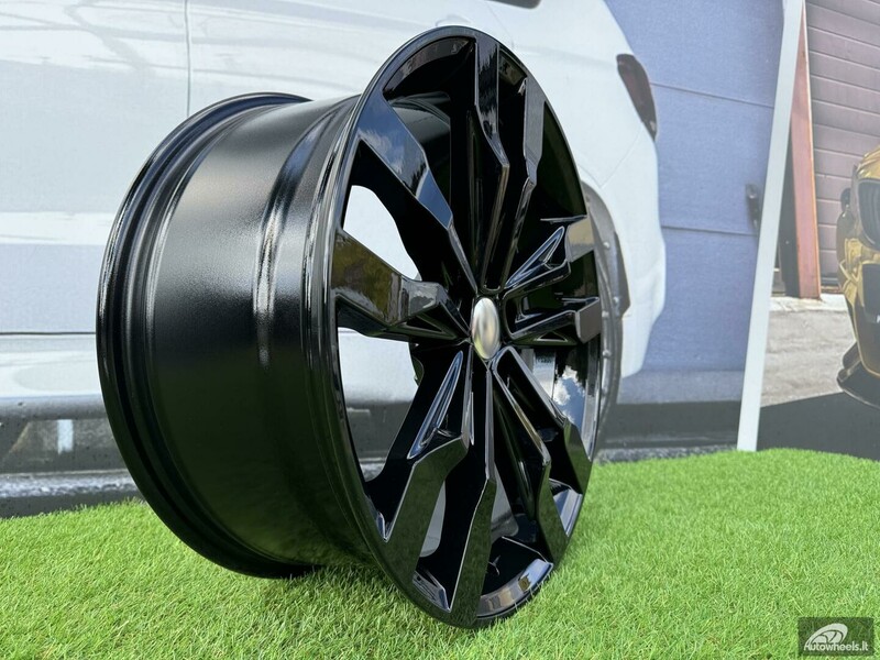 Фотография 7 - Autowheels VW Suzuka Style Tiguan, Golf литые R19 диски