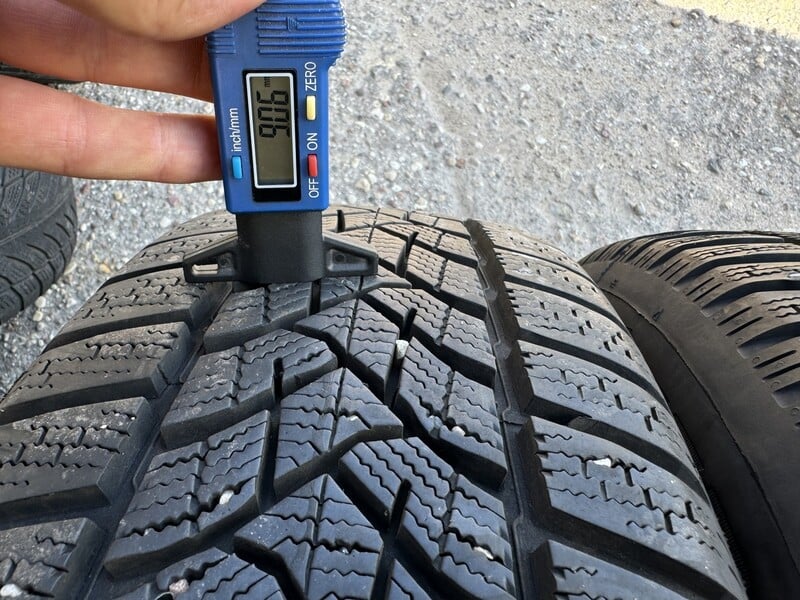 Photo 2 - Dunlop Siunciam, 6mm 2020 R16 winter tyres passanger car