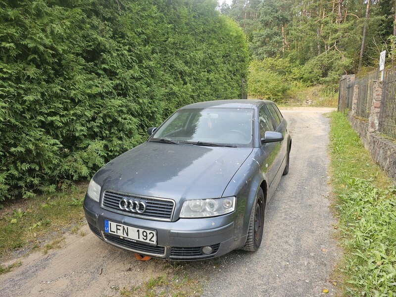 Audi A4 2003 y parts