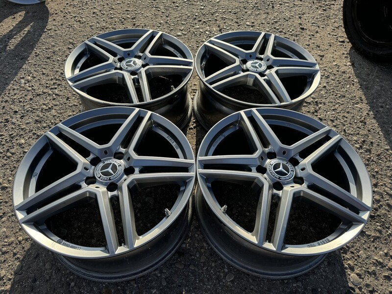 Mercedes-Benz Siunciam, 8J ET48 light alloy R18 rims