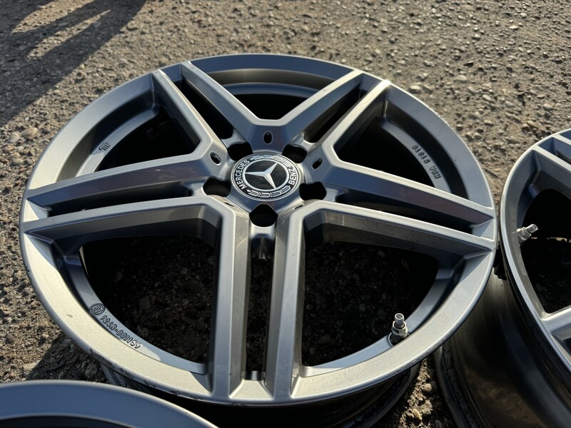 Photo 5 - Mercedes-Benz Siunciam, 8J ET48 light alloy R18 rims