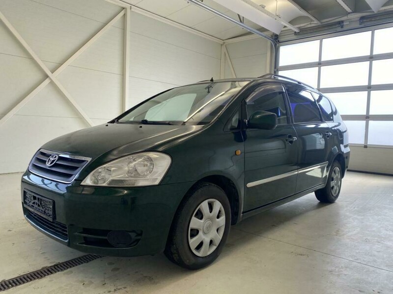 Toyota Avensis Verso 2.0 2001 y