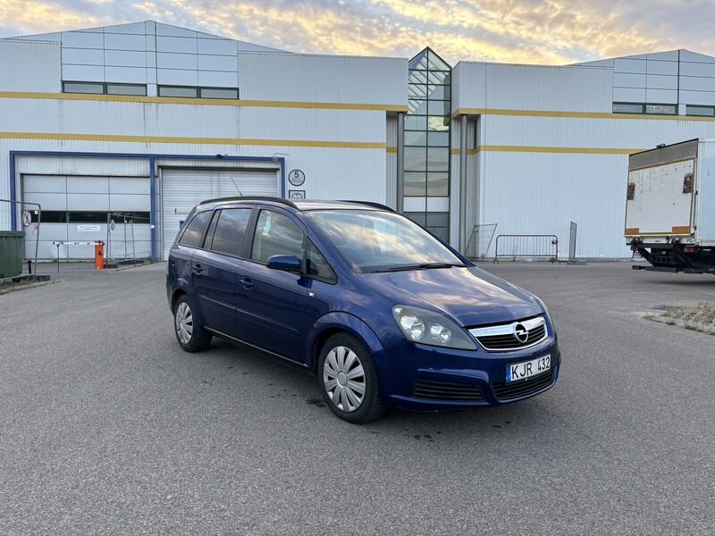 Opel Zafira B 2006 г