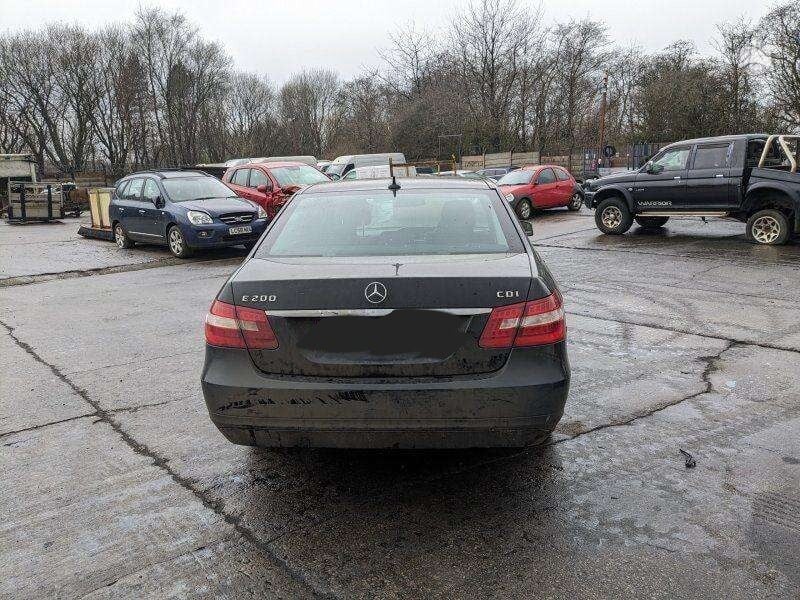 Mercedes-Benz E 220 2010 y Sedan