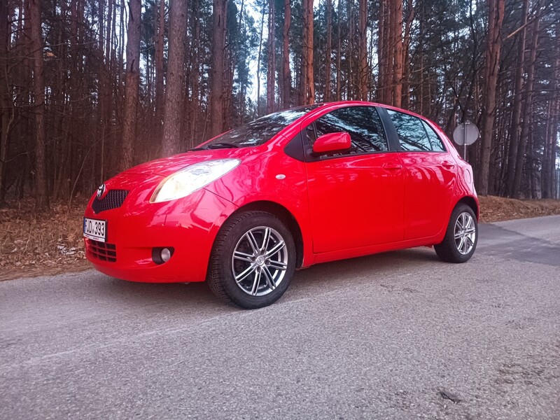 Toyota Yaris 2008 y Hatchback