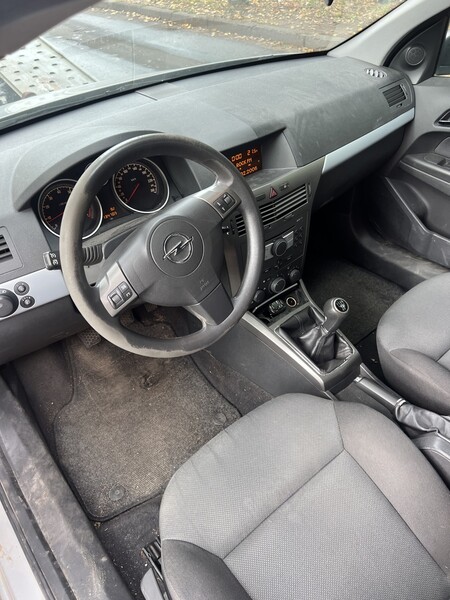 Photo 5 - Opel Astra III Cosmo 2006 y