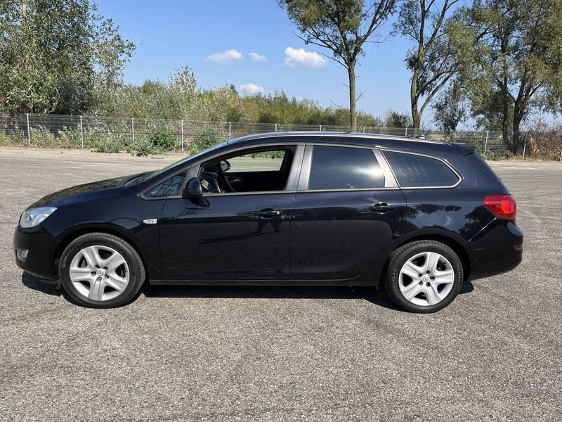 Photo 5 - Opel Astra CDTI 2010 y