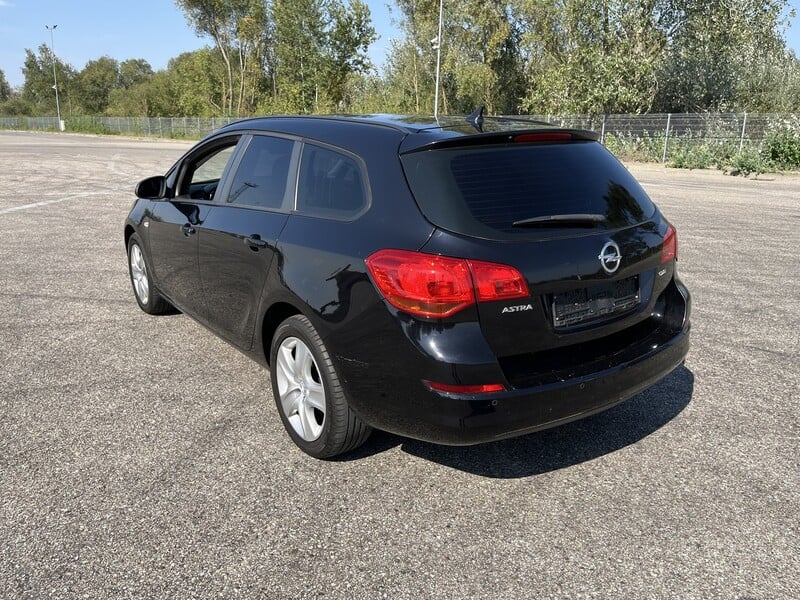 Photo 8 - Opel Astra CDTI 2010 y