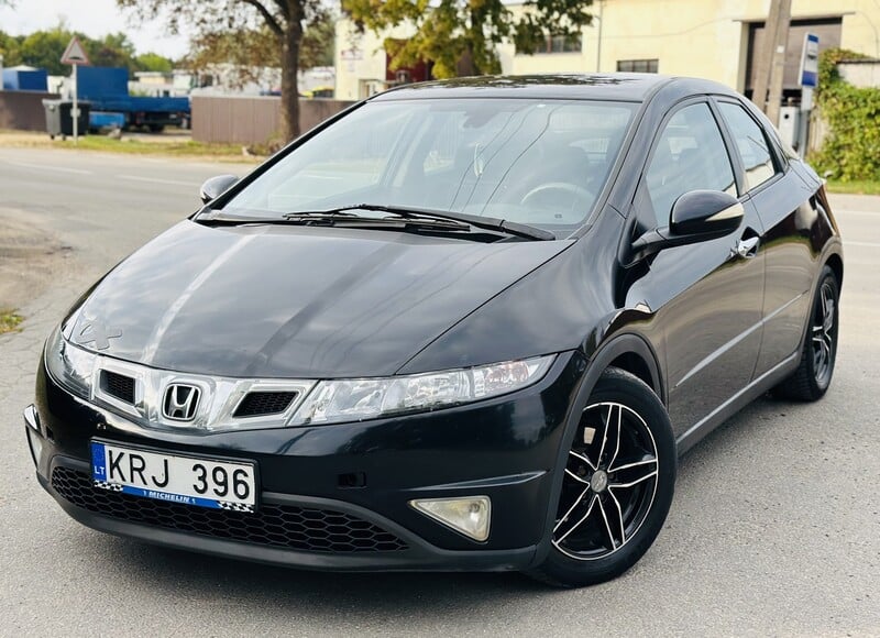 Фотография 2 - Honda Civic 2006 г Хэтчбек