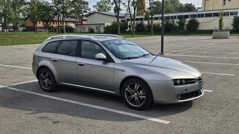 Photo 8 - Alfa Romeo 159 JTDM Distinctive 2010 y