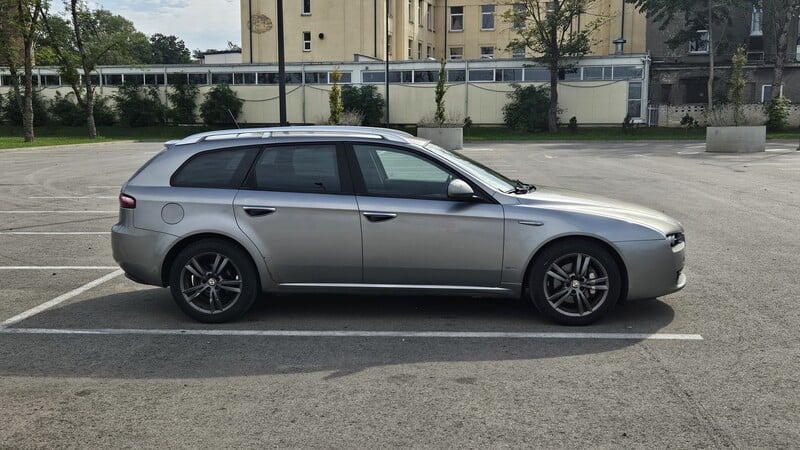 Photo 2 - Alfa Romeo 159 JTDM Distinctive 2010 y