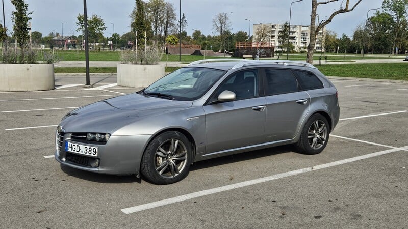 Photo 7 - Alfa Romeo 159 JTDM Distinctive 2010 y