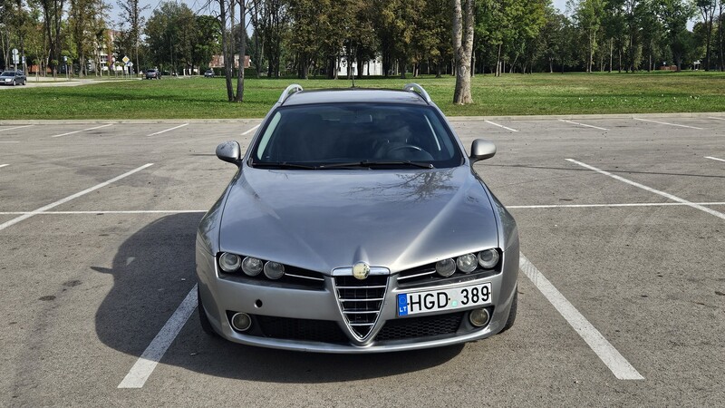 Photo 9 - Alfa Romeo 159 JTDM Distinctive 2010 y