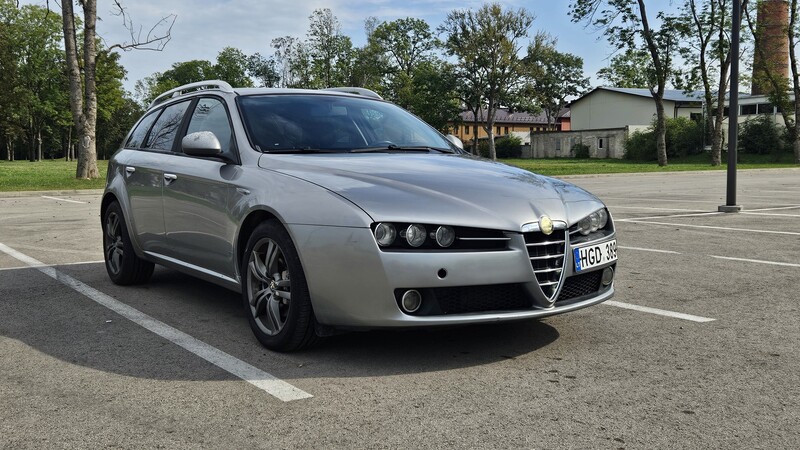 Alfa Romeo 159 JTDM Distinctive 2010 г