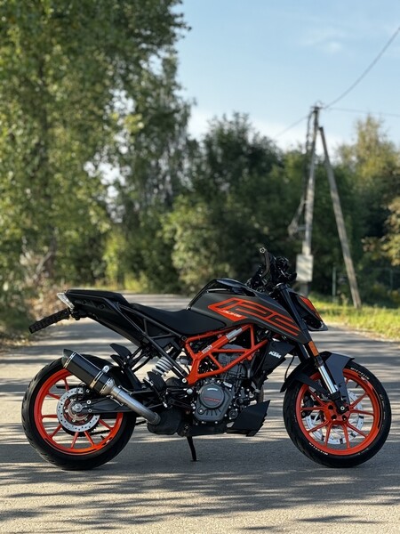 Фотография 2 - KTM Duke 2022 г Классический / Streetbike мотоцикл