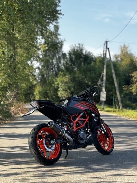 Фотография 3 - KTM Duke 2022 г Классический / Streetbike мотоцикл