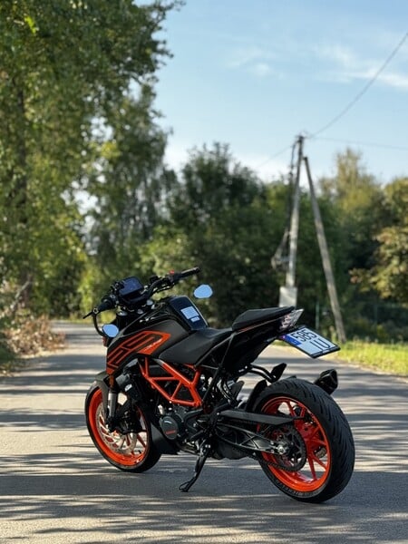 Фотография 5 - KTM Duke 2022 г Классический / Streetbike мотоцикл