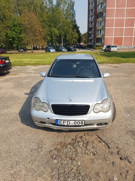 Mercedes-Benz C 220 2002 y Sedan