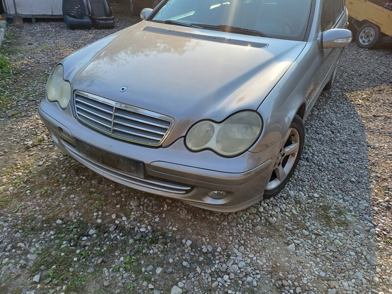 Mercedes-Benz C 220 2004 y parts